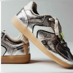 NWOT Verbenas Sylvia Metallic Silver Sneakers